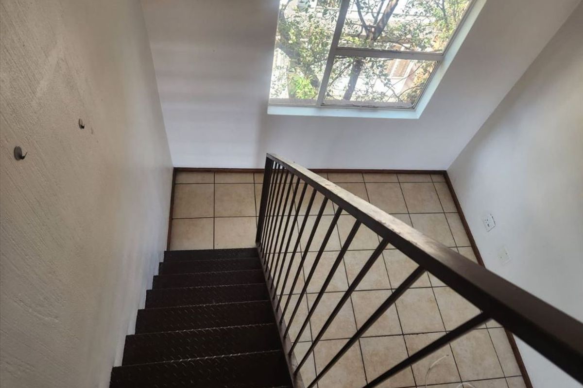 Compact and Comfortable Starter Home - Photo 2