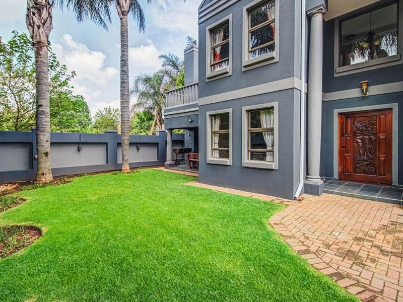 Spacious Family Home with Study and Modern Conveniences - Photo 3