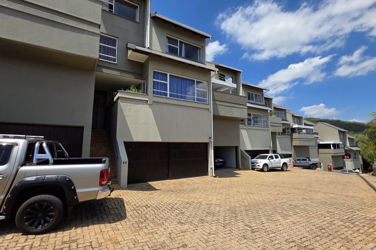 Modern Three-Storey Townhouse in Wonderboom - Photo 5