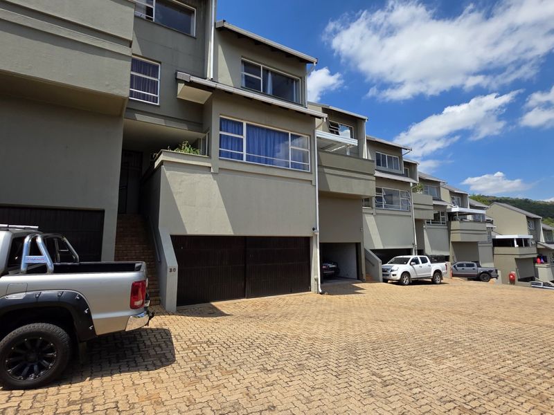 Modern Three-Storey Townhouse in Wonderboom - Photo 5