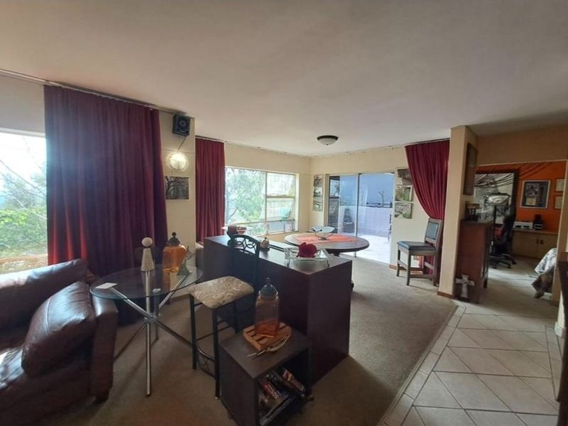 Modern Three-Storey Townhouse in Wonderboom - Photo 9