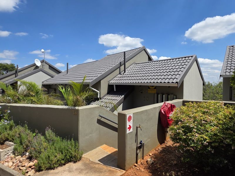 Modern Three-Storey Townhouse in Wonderboom - Photo 6