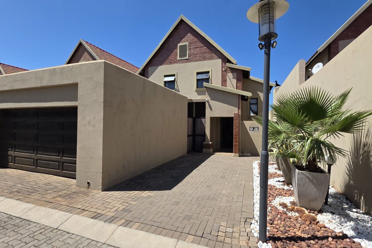 Modern Townhouse with Solar Backup - Photo 5