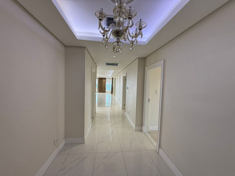 For Sale in Umhlanga, 3 Bedroom Penthouse with Teen pad.. - Photo 4