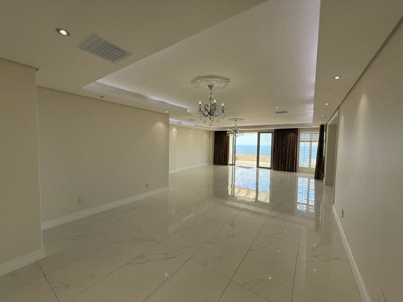 For Sale in Umhlanga, 3 Bedroom Penthouse with Teen pad.. - Photo 6