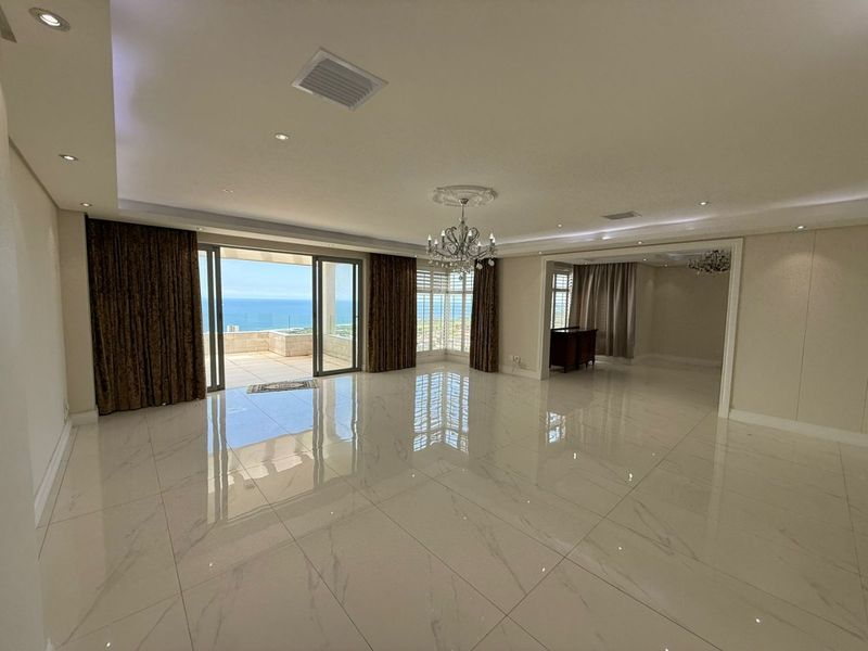 For Sale in Umhlanga, 3 Bedroom Penthouse with Teen pad.. - Photo 5