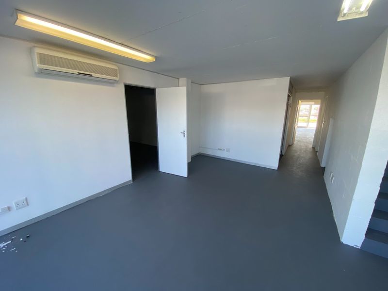 375m2 Industrial Space to Let  - Photo 3