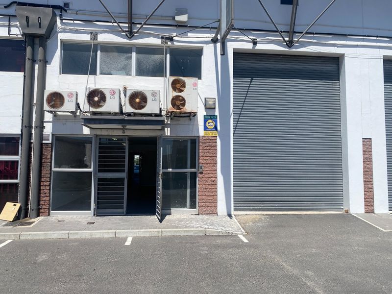 375m2 Industrial Space to Let  - Photo 8