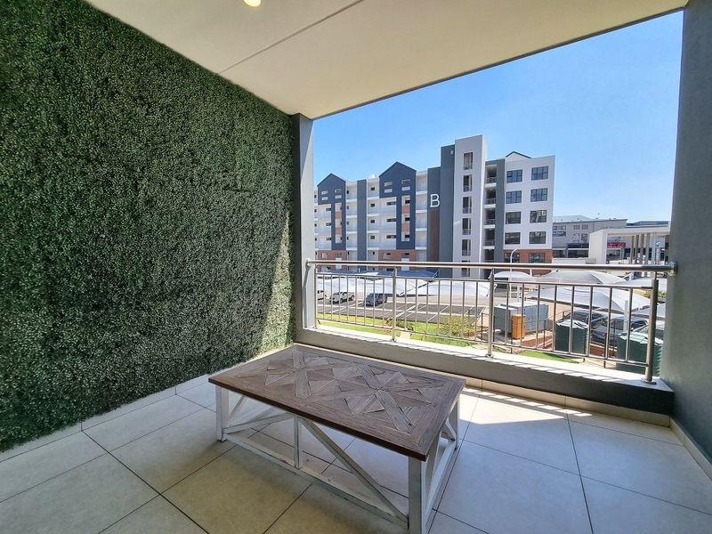 Emerald Skye - Ultra Modern, 2 Bedroom, 2 Bathroom Apartments - Photo 9