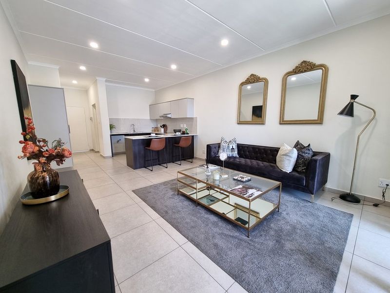 Emerald Skye - Ultra Modern, 2 Bedroom, 2 Bathroom Apartments - Photo 8