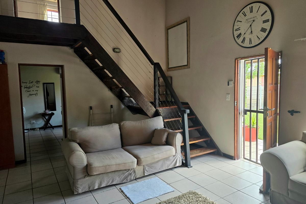 Charming 2-Bedroom Home with Loft in Sought-After Keidebees, Upington - Photo 4