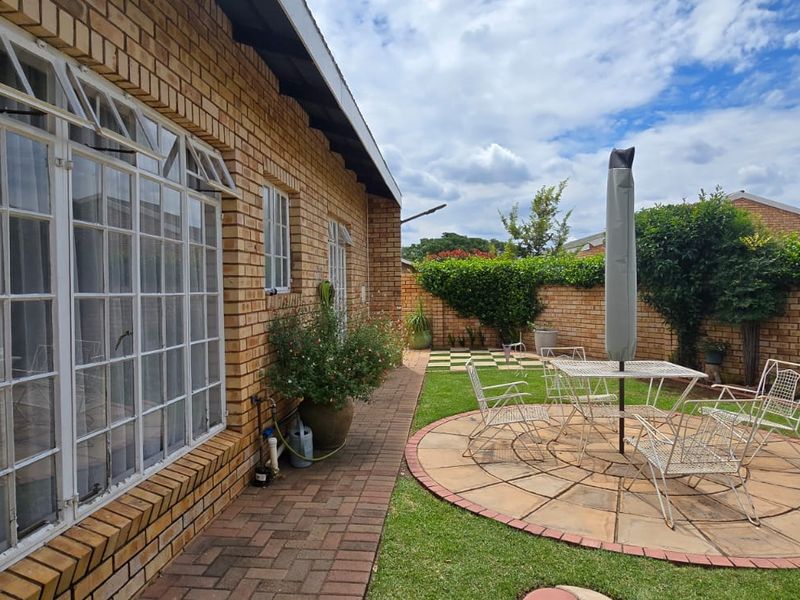 Move into this immaculate full-title unit situated in a secure and well-maintained complex - Photo 6