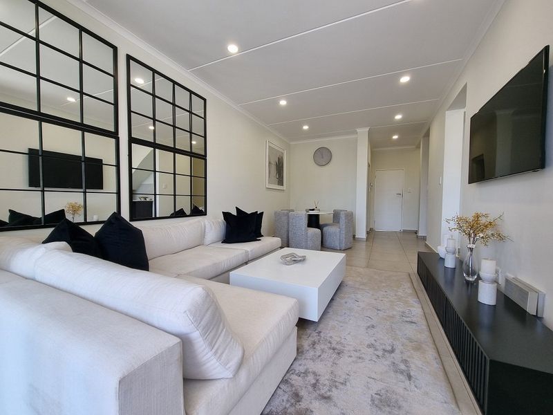 Ultra Luxurious, Skye Duplex,  3-Bedroom, 3.5-Bathroom Apartment - Photo 9