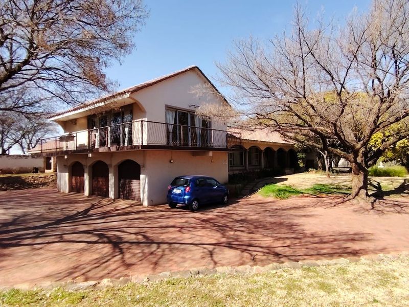 Ultimate Family Farmhouse with Flat, Solar, and Storage. - Photo 10