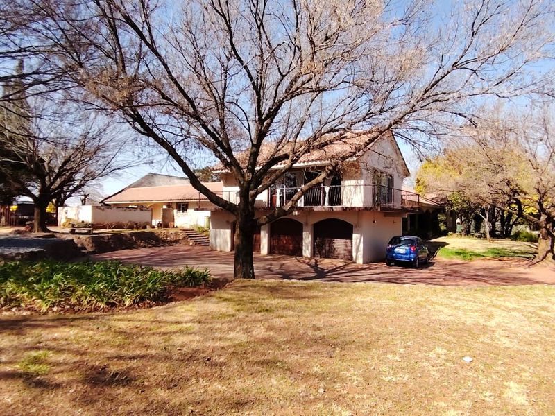 Ultimate Family Farmhouse with Flat, Solar, and Storage. - Photo 9