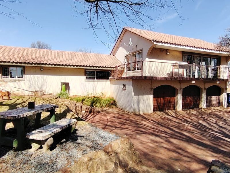 Ultimate Family Farmhouse with Flat, Solar, and Storage. - Photo 2