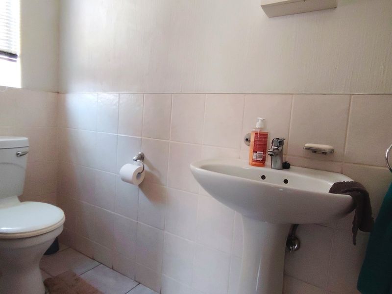 Facebrick Townhouse – Move-In Ready! - Photo 6