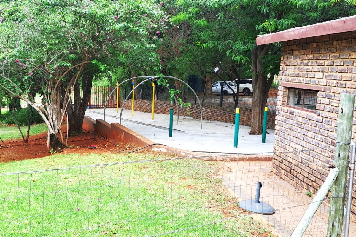 1.8 Hectare Commercial Smallholding - Photo 5