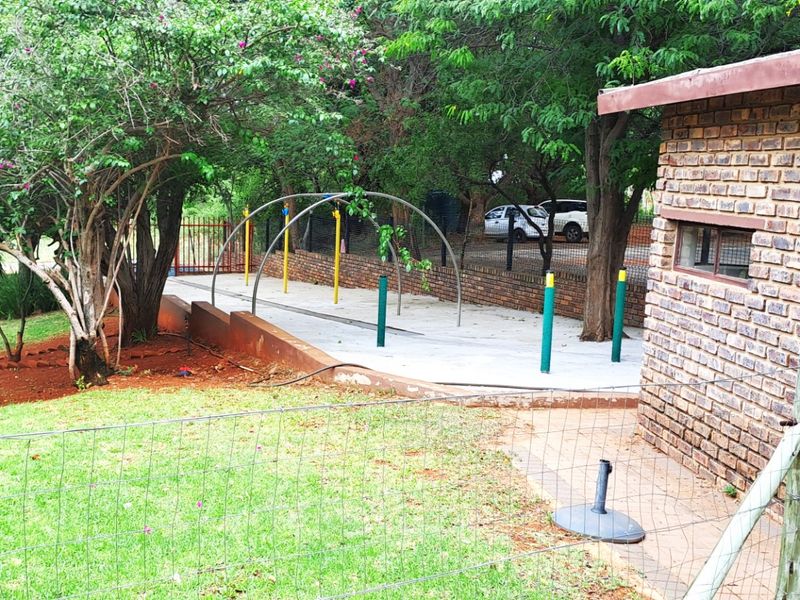 1.8 Hectare Commercial Smallholding - Photo 5