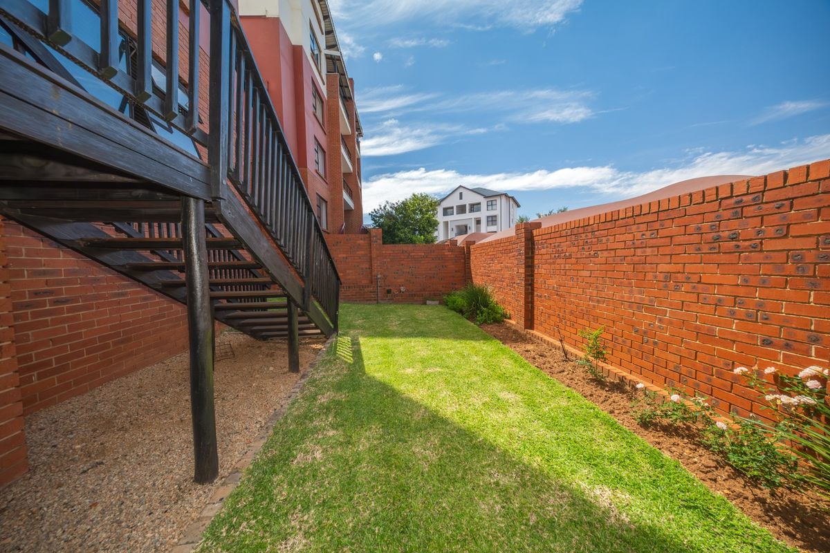 Modern lock-up-and-go Garden Apartment - Photo 4