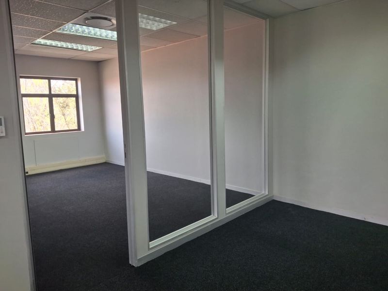 !!NEGOTIATE YOUR RENT WITH THE DEDICATED BROKER ON-SITE!! - Photo 8