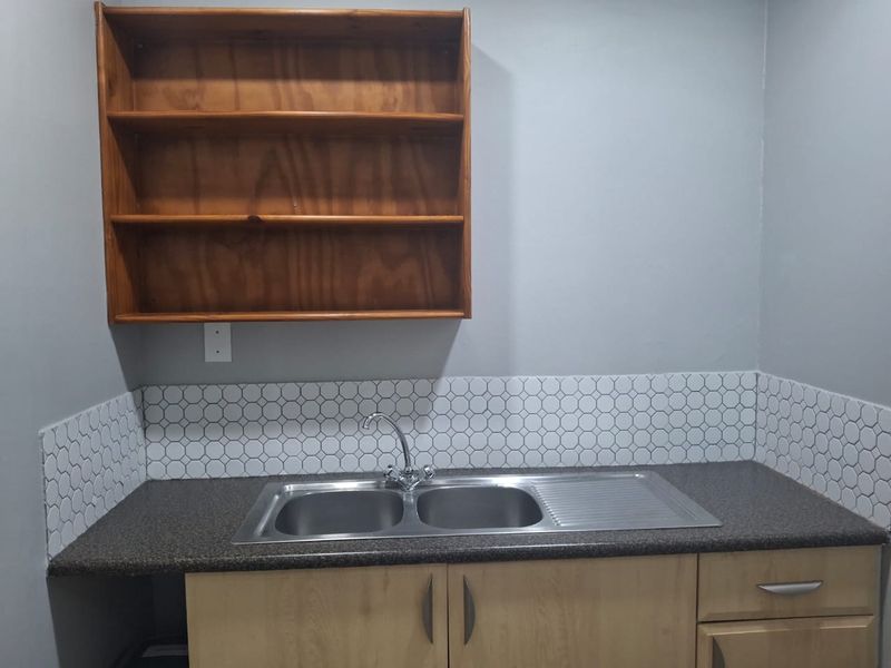 !!NEGOTIATE YOUR RENT WITH THE DEDICATED BROKER ON-SITE!! - Photo 7