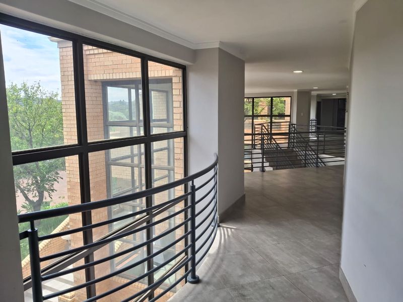 !!NEGOTIATE YOUR RENT WITH THE DEDICATED BROKER ON-SITE!! - Photo 5