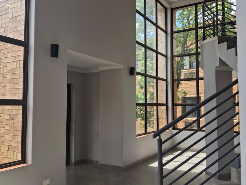 !!NEGOTIATE YOUR RENT WITH THE DEDICATED BROKER ON-SITE!! - Photo 4