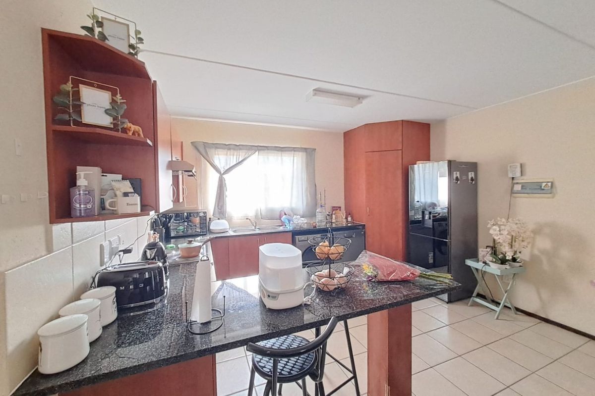 Charming Ground Floor Two-Bedroom Apartment - Photo 5