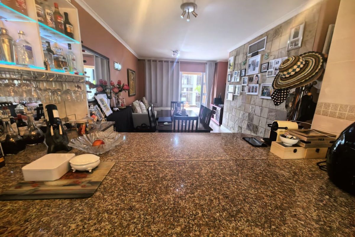 2 Bedrooms, 2 Bathrooms Apartment For Sale In New Town Center, Umhlanga - Photo 5