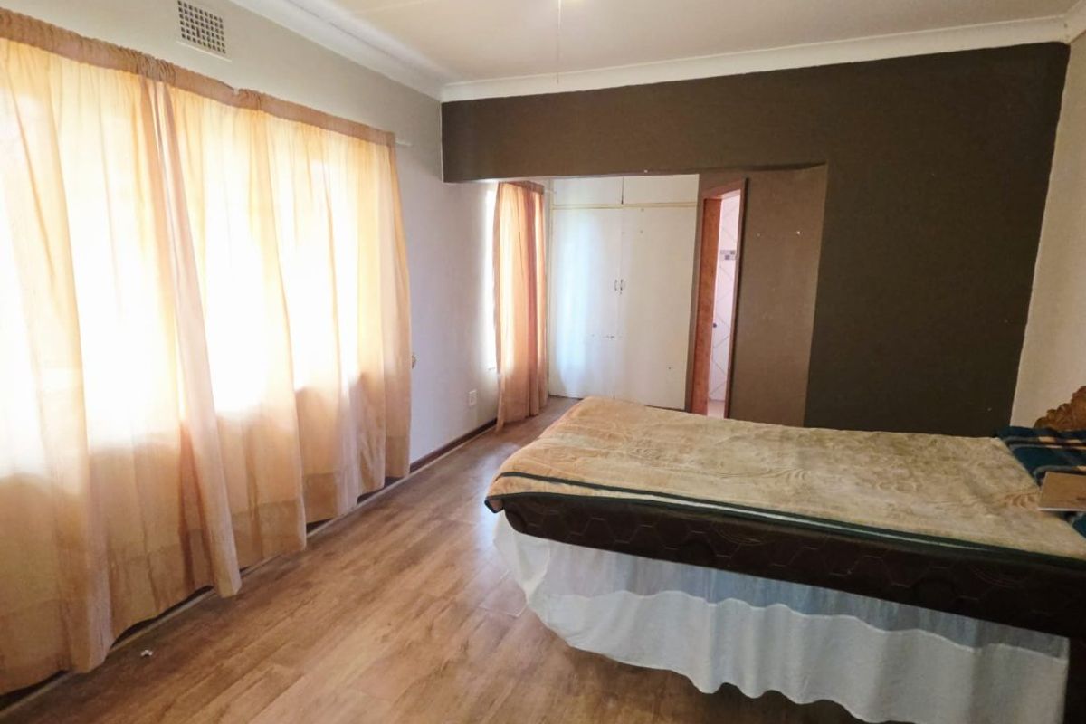 4 Bedroom House for Sale in Stilfontein - Photo 5