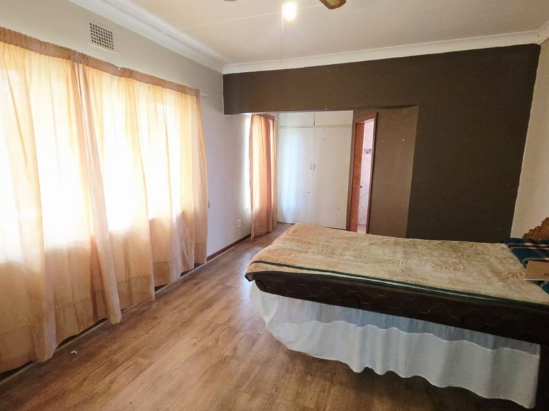 4 Bedroom House for Sale in Stilfontein - Photo 5