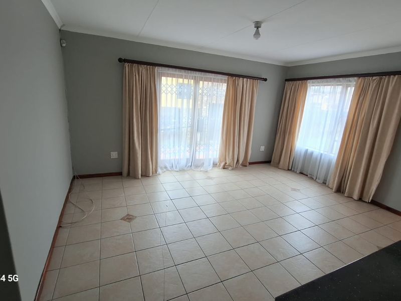 3 bedroom house for sale in KwaDwesi - Photo 8