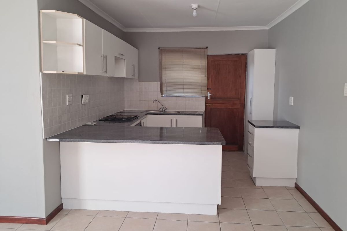 3 bedroom house for sale in KwaDwesi - Photo 5