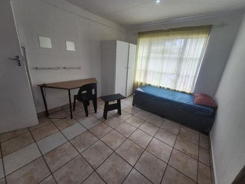 BRANDWAG STUDENT ACCOMMODATION — PRIME UFS LOCATION - Photo 4