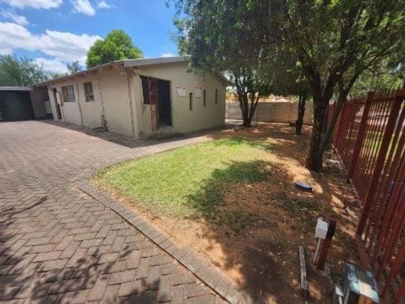 BRANDWAG STUDENT ACCOMMODATION — PRIME UFS LOCATION - Photo 2