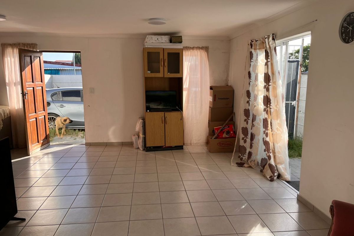 2 bedroom house for sale in Bishop Lavis - Photo 4