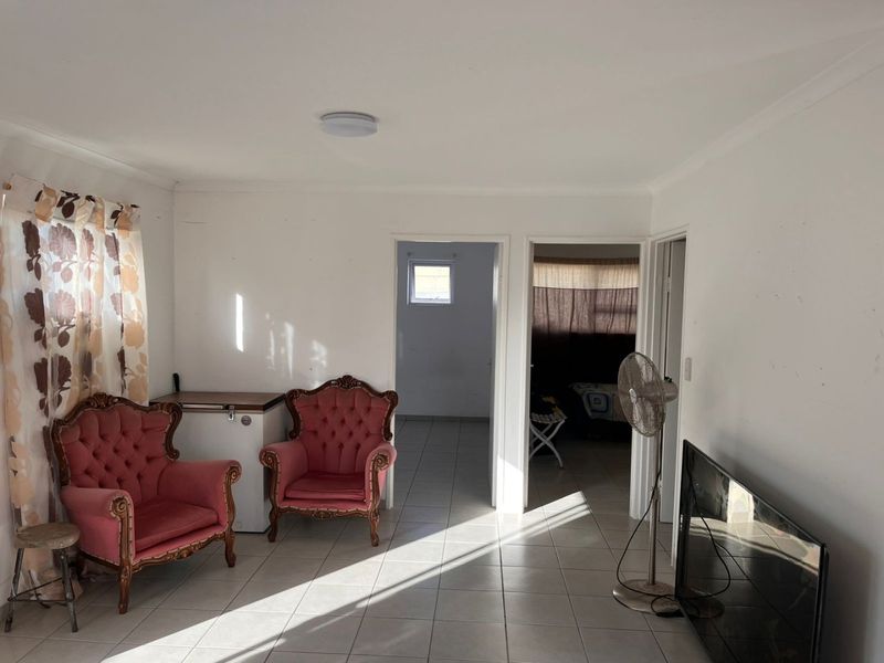 2 bedroom house for sale in Bishop Lavis - Photo 2