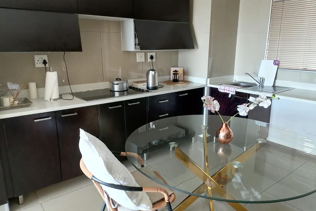 Modern 2 bedroom 1st floor unit for sale in Centurion - Photo 4