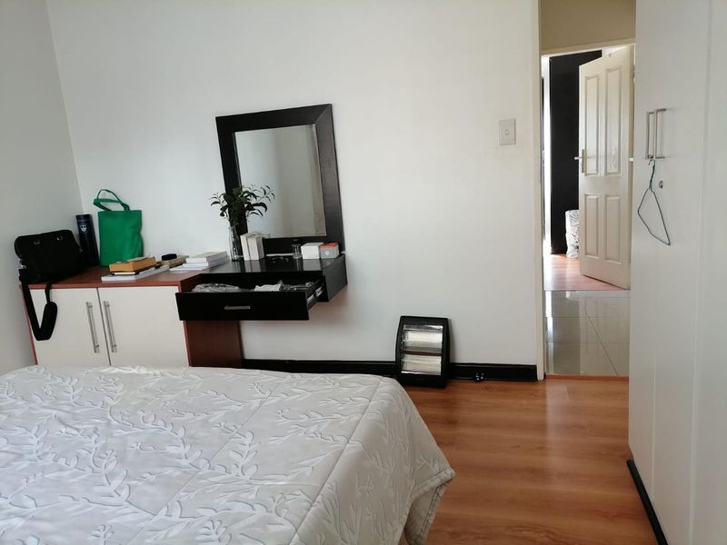 Modern 2 bedroom 1st floor unit for sale in Centurion - Photo 9