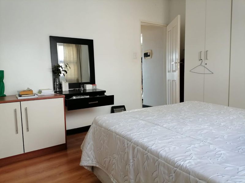 Modern 2 bedroom 1st floor unit for sale in Centurion - Photo 8