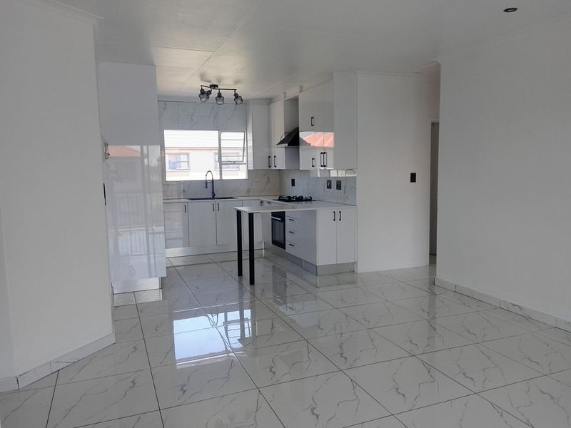 REAL ESTATE SERVICES WELCOMES YOU TO A NEW EXCITING PROPERTY LISTING  - Photo 6