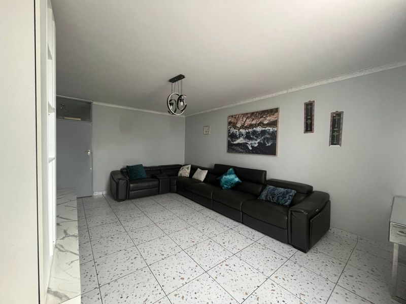 FOR SALE 3 BEDROOMS 2 BATHROOM APARTMENT - Photo 4