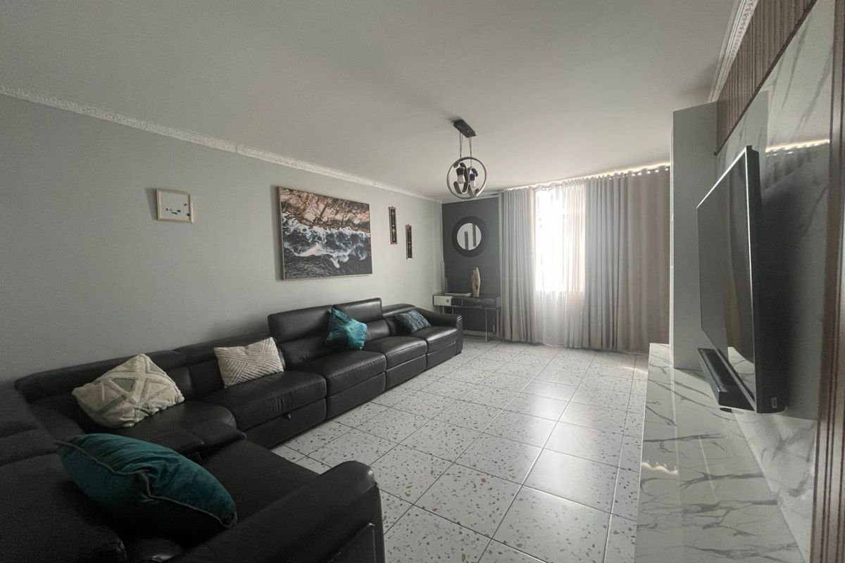 FOR SALE 3 BEDROOMS 2 BATHROOM APARTMENT - Photo 3