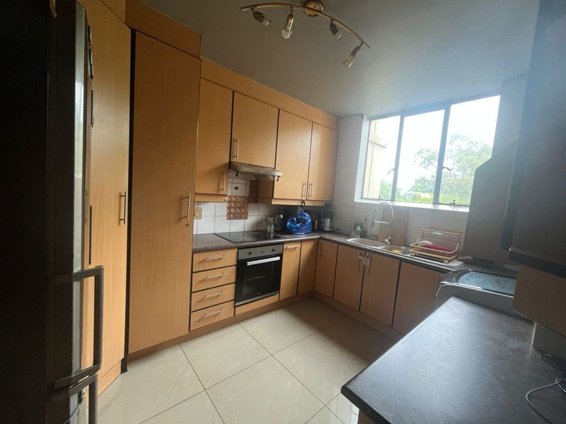 FOR SALE 3 BEDROOMS 2 BATHROOM APARTMENT - Photo 2