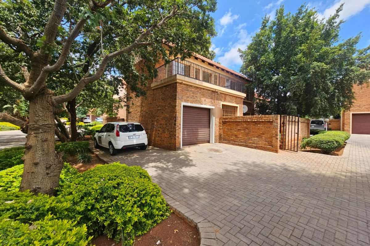 A Lovely 3 bedroom 2 bathroom townhouse for sale in Amandasig  - Photo 5