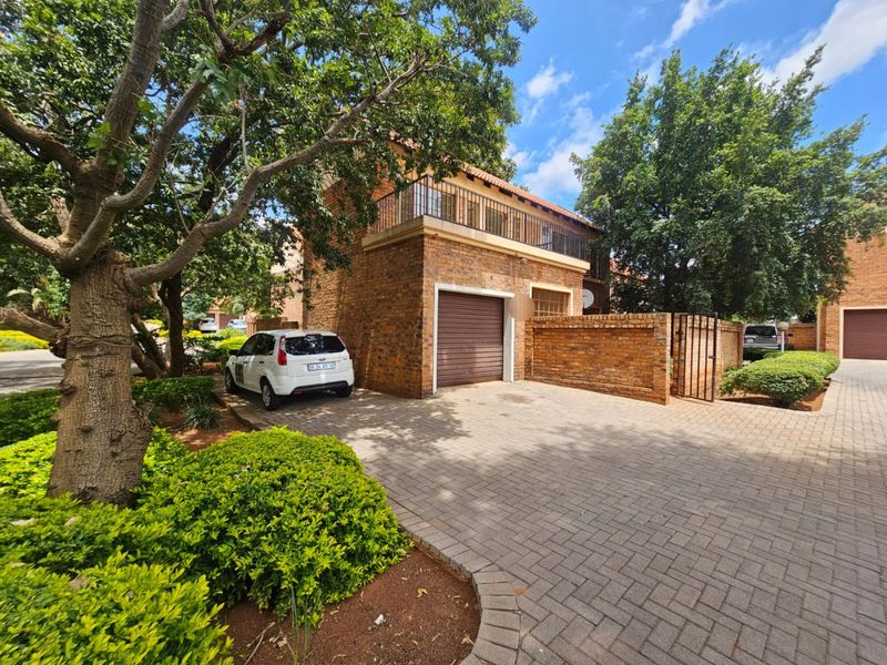 A Lovely 3 bedroom 2 bathroom townhouse for sale in Amandasig  - Photo 5