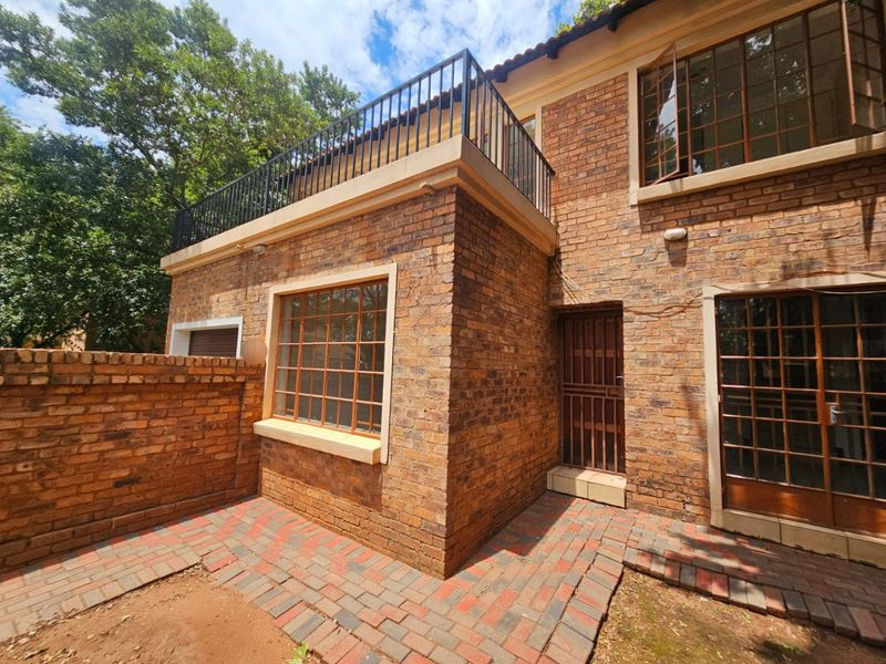 A Lovely 3 bedroom 2 bathroom townhouse for sale in Amandasig  - Photo 7