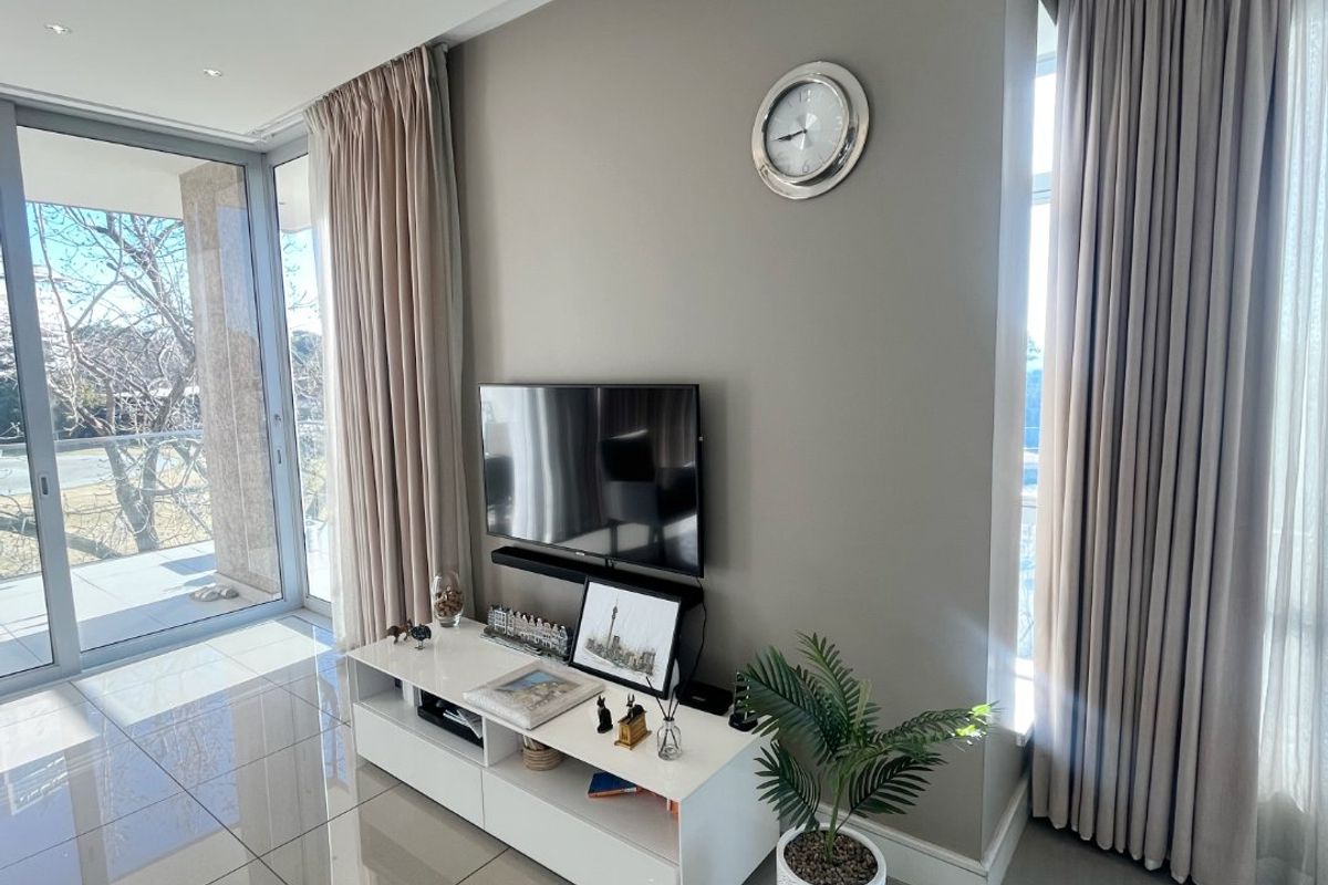 Fully Furnished 2 Bedroom Apartment  - Photo 2