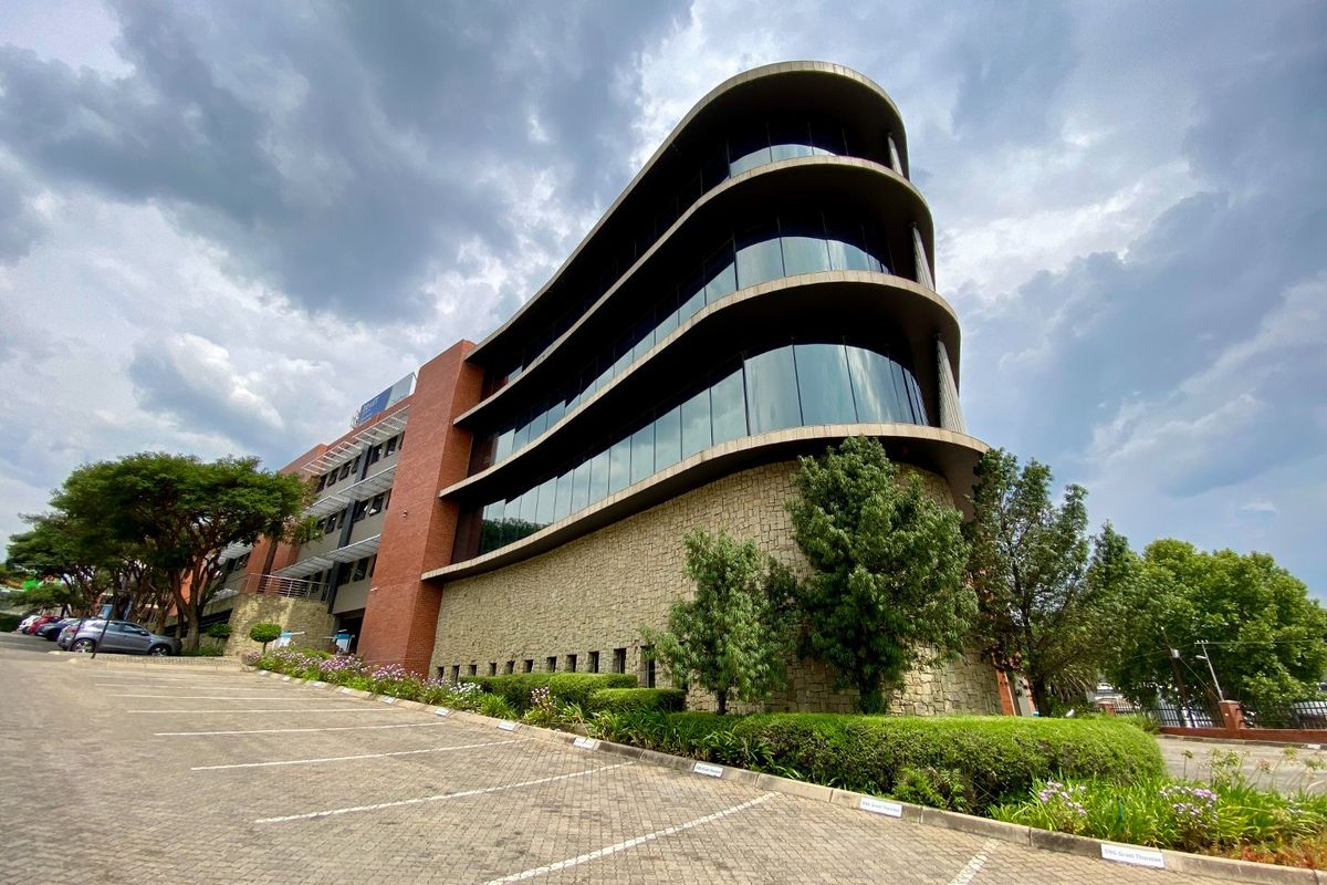 A-Grade Office Space To Let In Woodmead - Photo 2